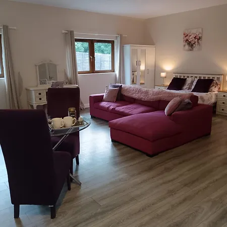 A Beautiful Countryside On Killarney Road Apartament *